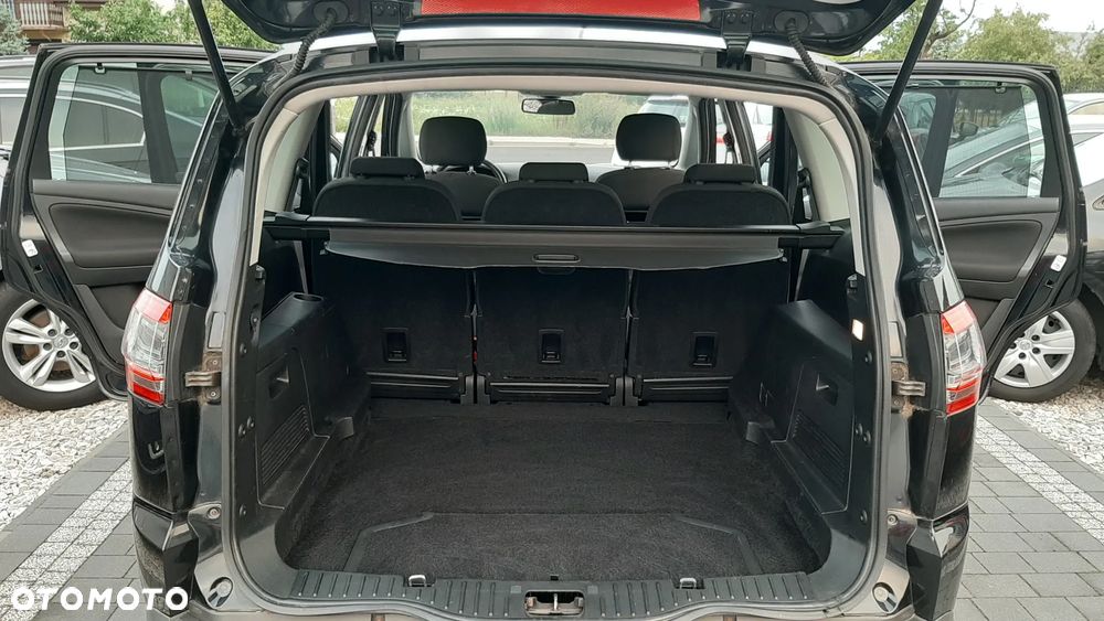 Ford S-Max - 16