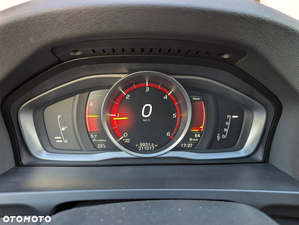 Volvo V60 D3 Geartronic Summum - 32