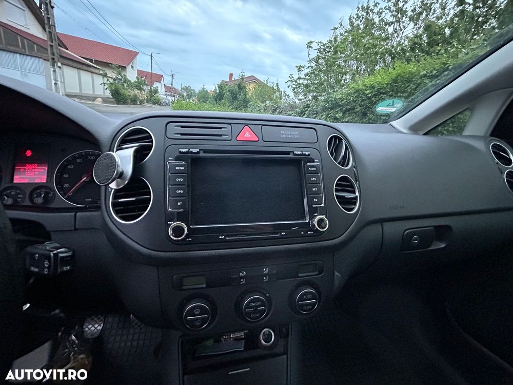 Volkswagen Golf Plus - 12