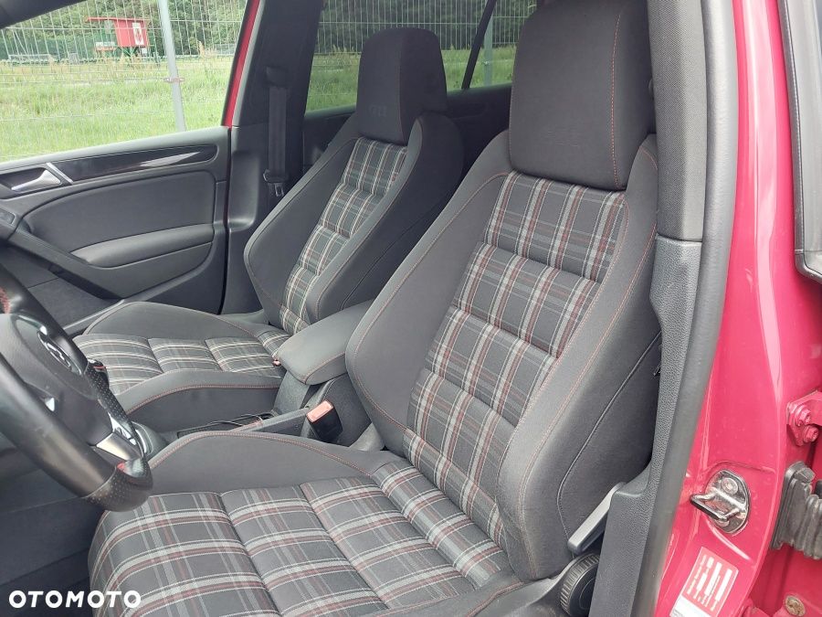 Volkswagen Golf 2.0 GTI - 21