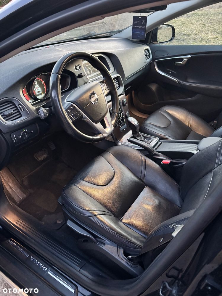 Volvo V40 T5 Momentum - 8