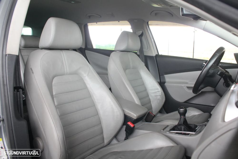 VW Passat Variant 2.0 TDi Sportline - 48