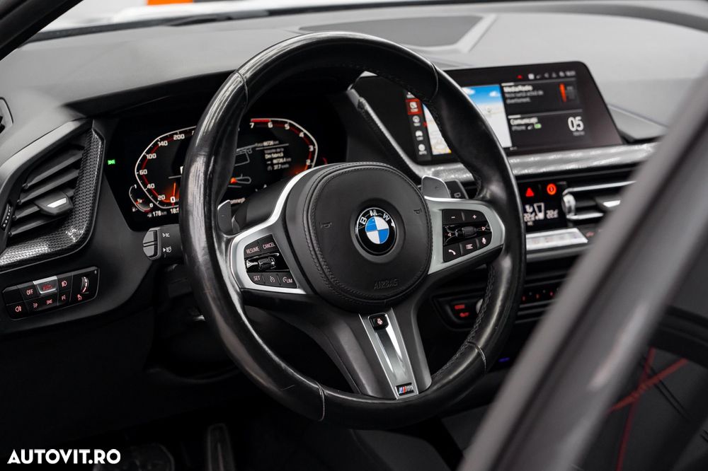 BMW M1 M135i xDrive AT - 35