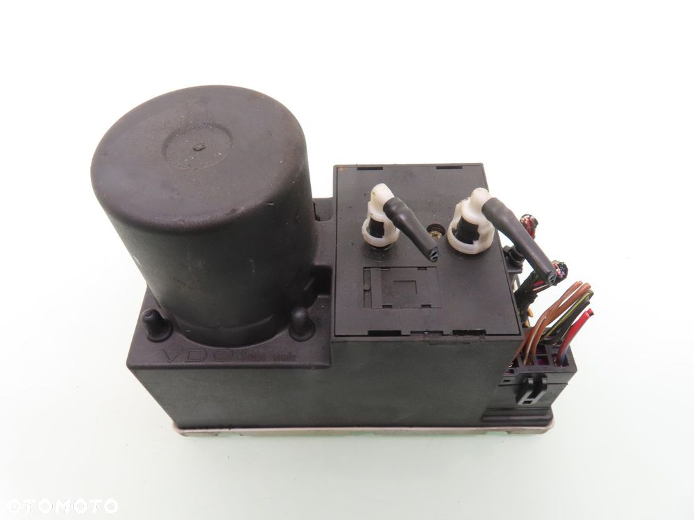POMPKA ZAMKA CENTRALNEGO AUDI A4 B5 8L0862257E - 1