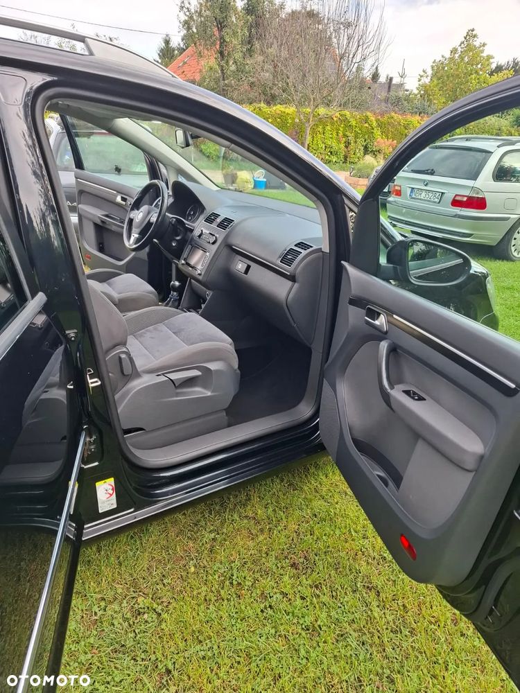 Volkswagen Touran - 29
