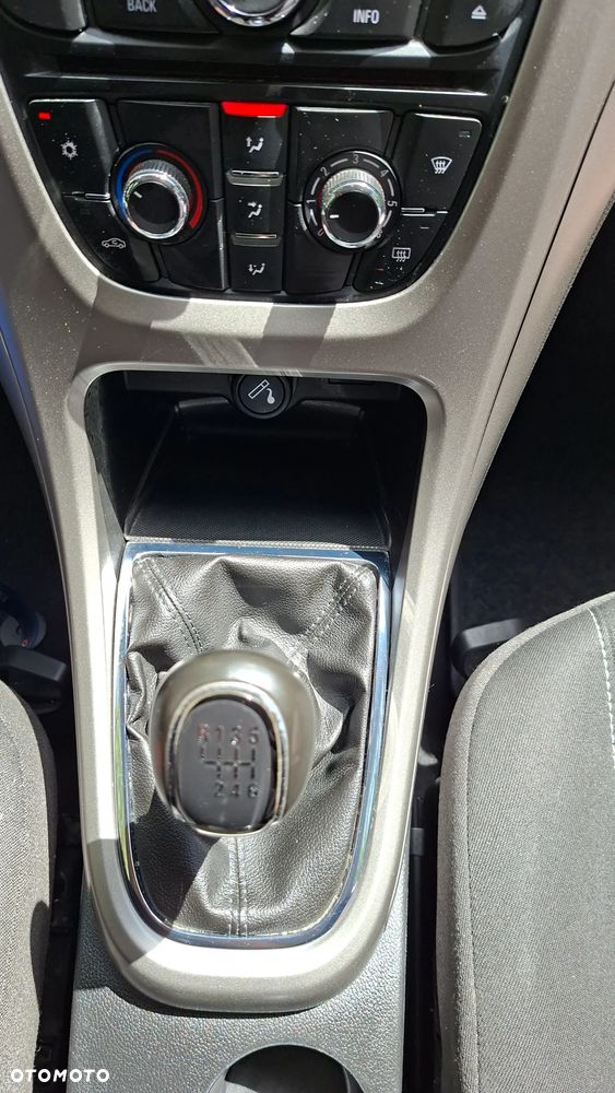Opel Astra 1.4 Turbo Innovation - 10