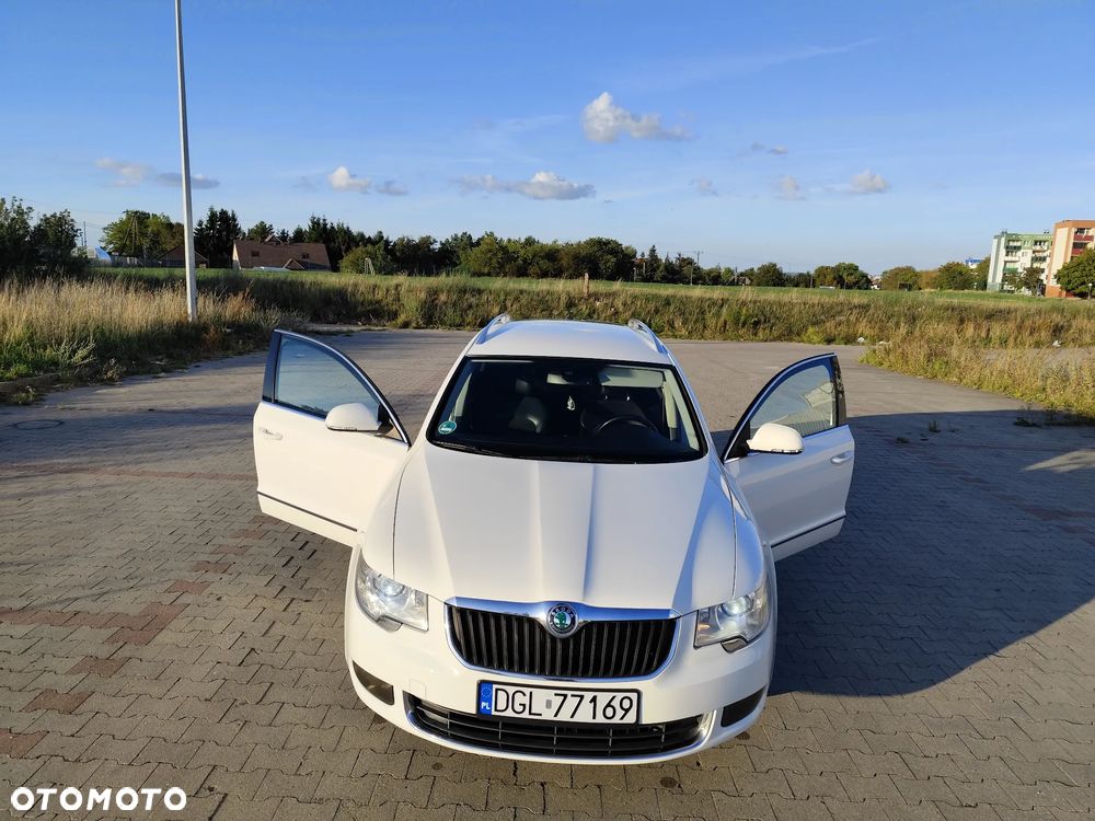 Skoda Superb 2.0 TDI Elegance DSG - 11
