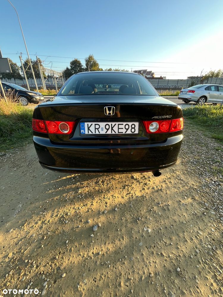 Honda Accord 2.0 Executive - 15
