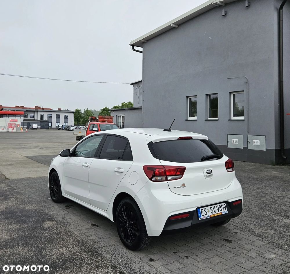 Kia Rio - 4