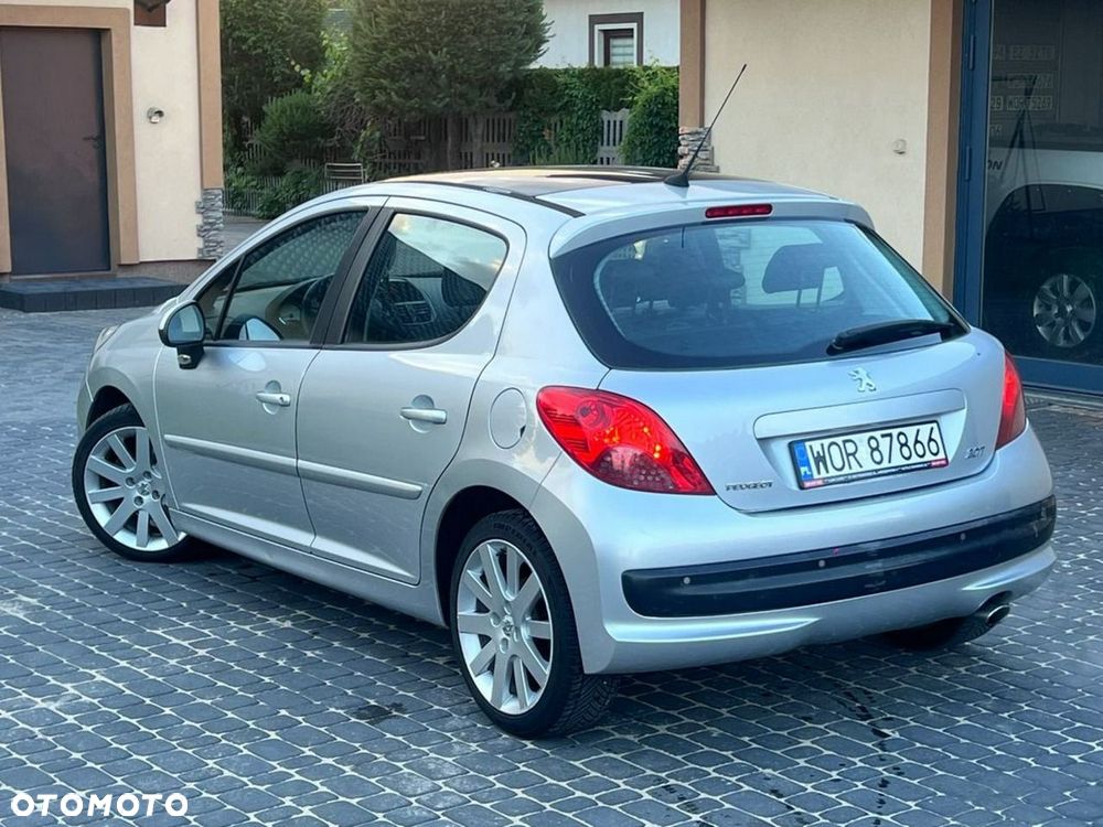 Peugeot 207 1.6 THP Platinum - 32