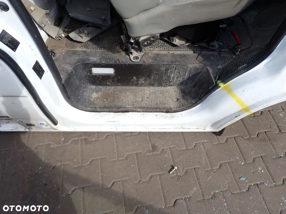 OPEL VIVARO A I TRAFIC II 02-06 PRÓG PRAWY STOPIEŃ SŁUPEK ĆWIARTKA - 2