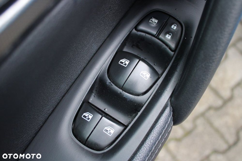 Nissan Qashqai - 23