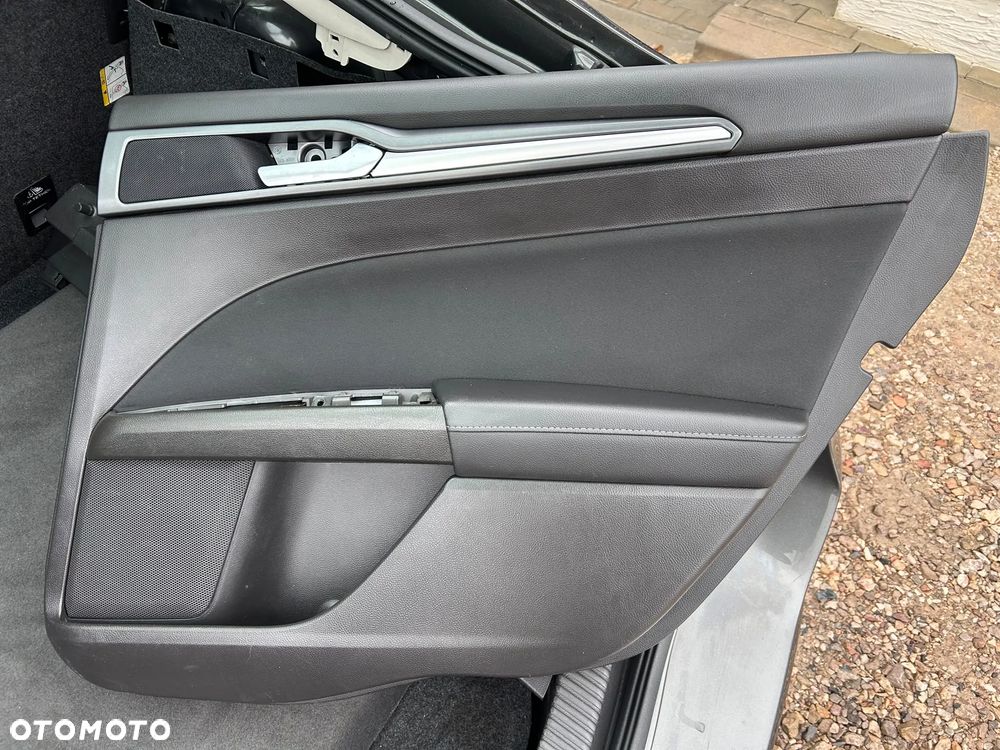 Ford Mondeo - 25