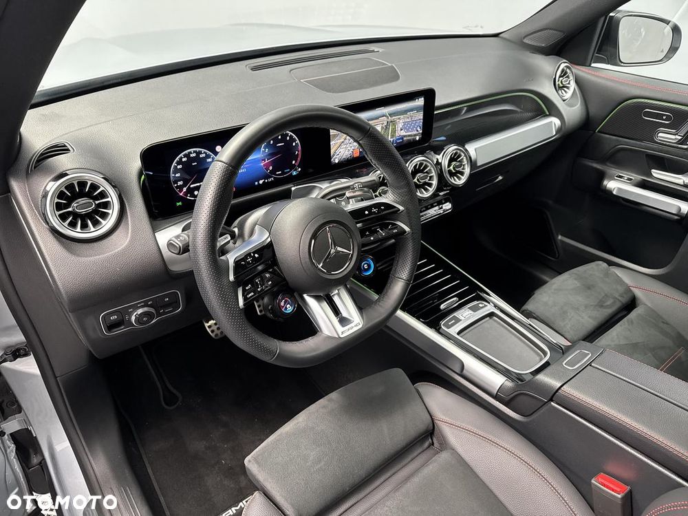 Mercedes-Benz GLB - 14