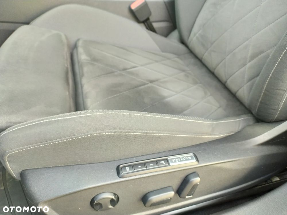 Volkswagen Golf 1.5 TSI EVO Style - 14