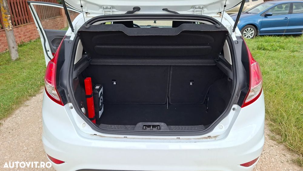 Ford Fiesta - 12