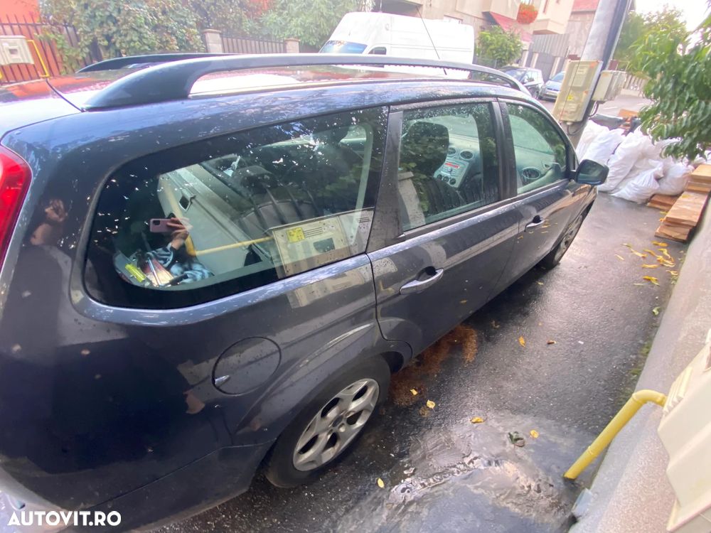 Ford Focus - 13