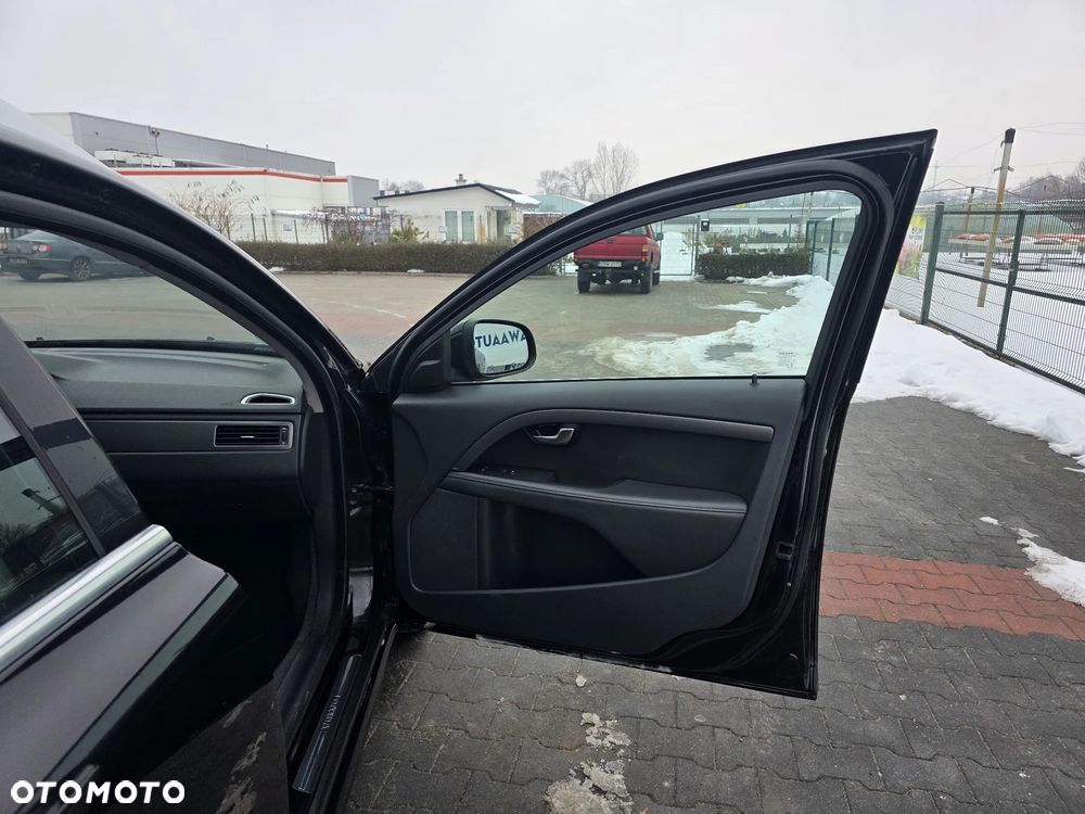 Volvo V70 D3 Summum - 13