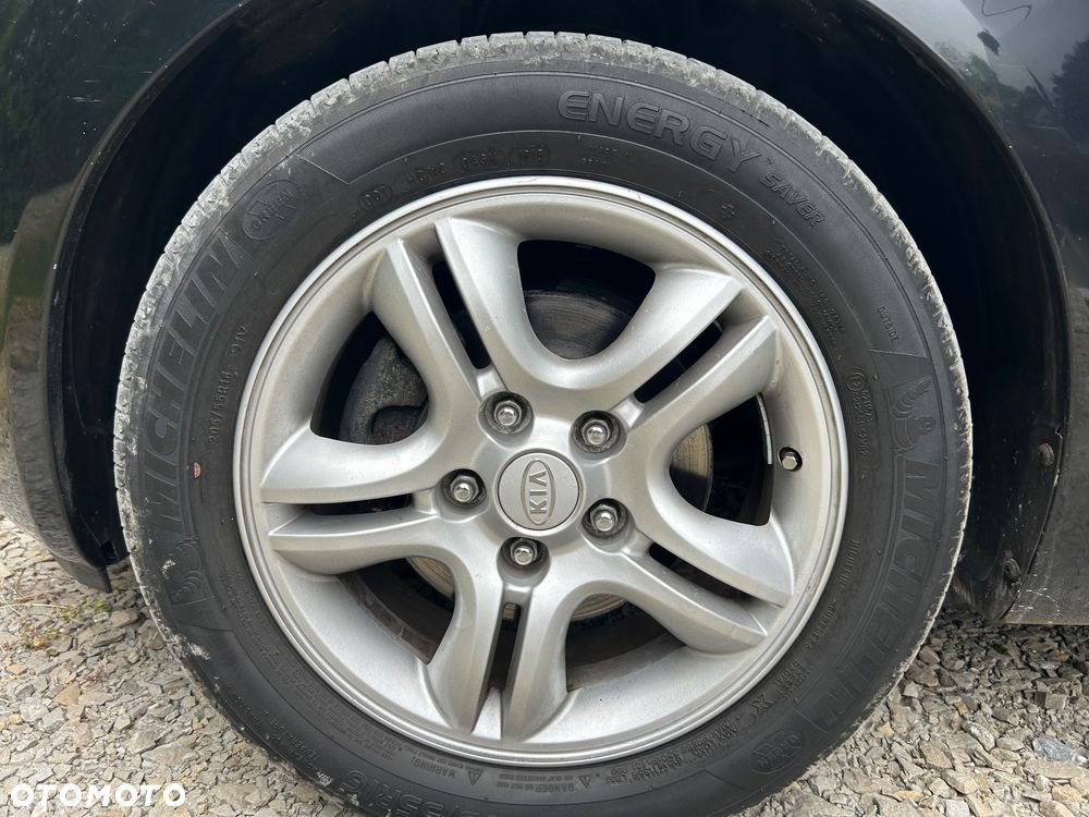 Kia Venga 1.6 CRDi 128 Business Line - 32