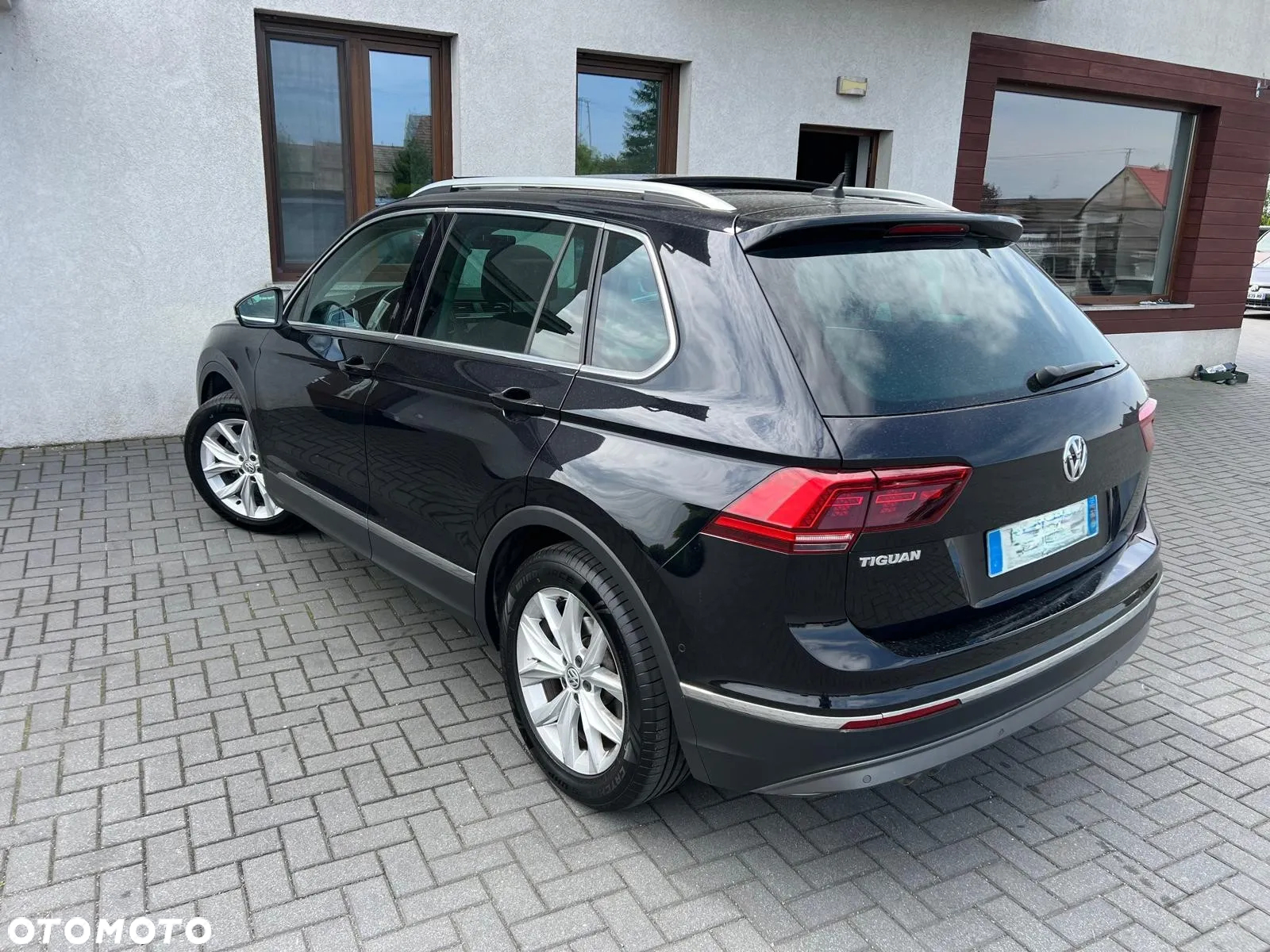 Volkswagen Tiguan - 11