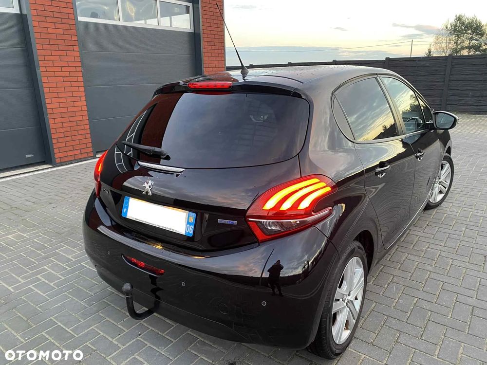 Peugeot 208 1.6 BlueHDi Allure S&S - 40