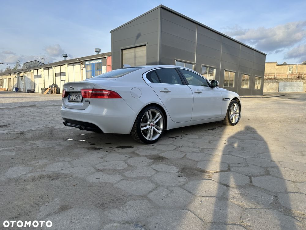 Jaguar XE S - 3