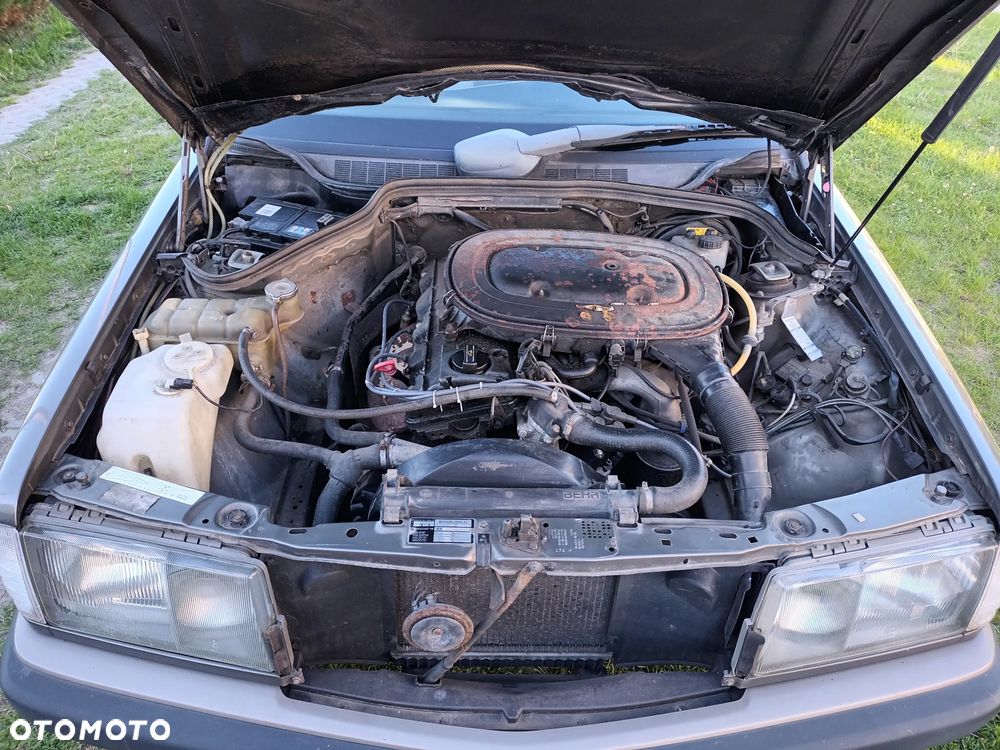 Mercedes-Benz W201 (190) - 12