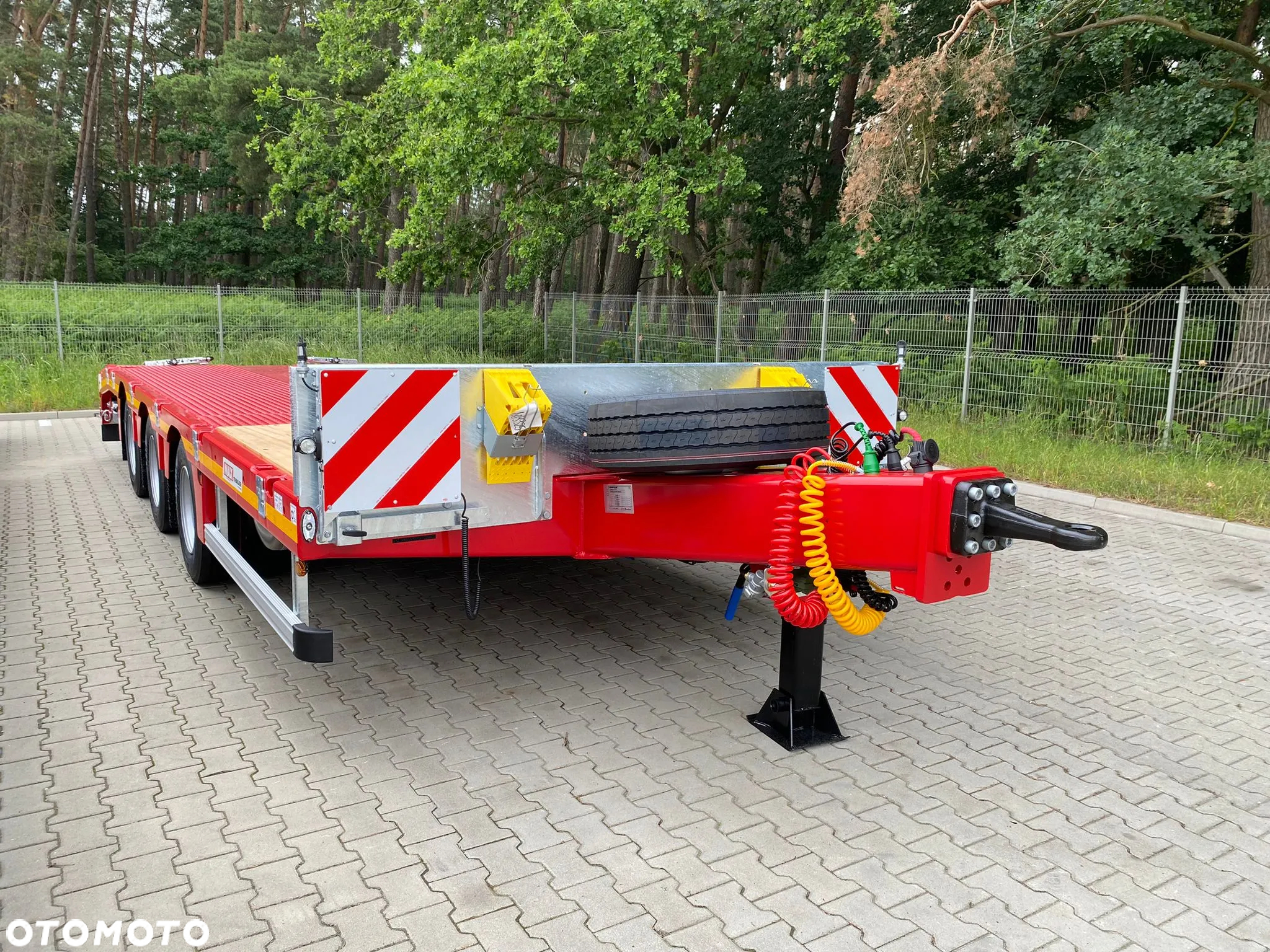 MAX Trailer przyczepa 3 osiowa tridem, najazdy hydrauliczne - 8