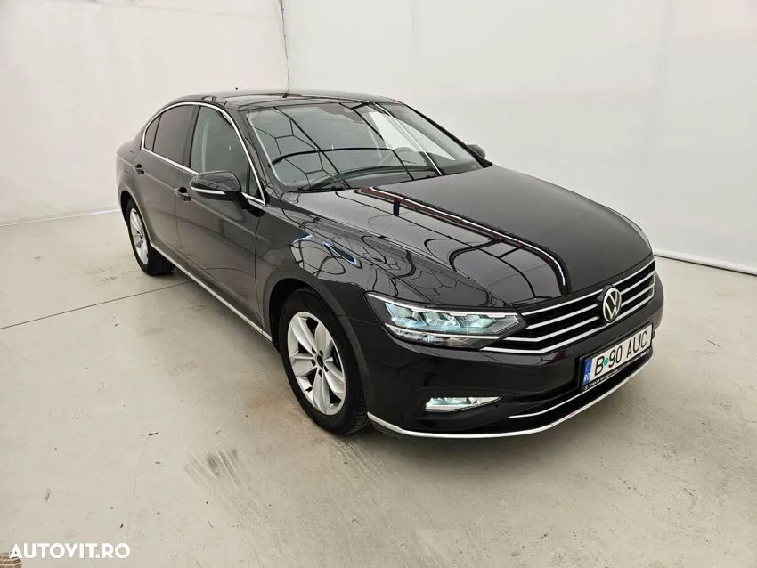 Volkswagen Passat - 4