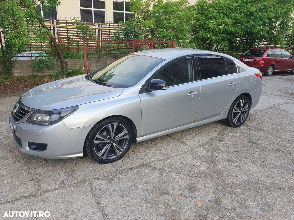 Renault Latitude - 1