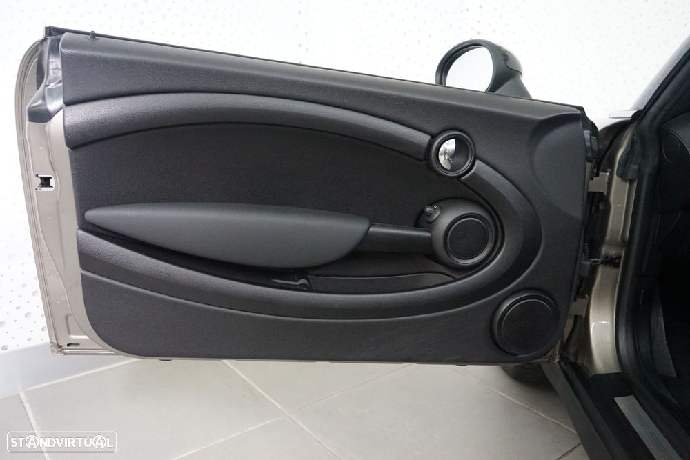 MINI Cabrio Cooper D - 13