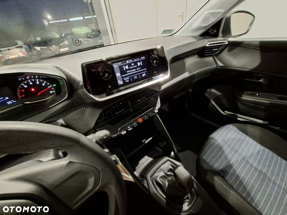 Peugeot 208 - 18