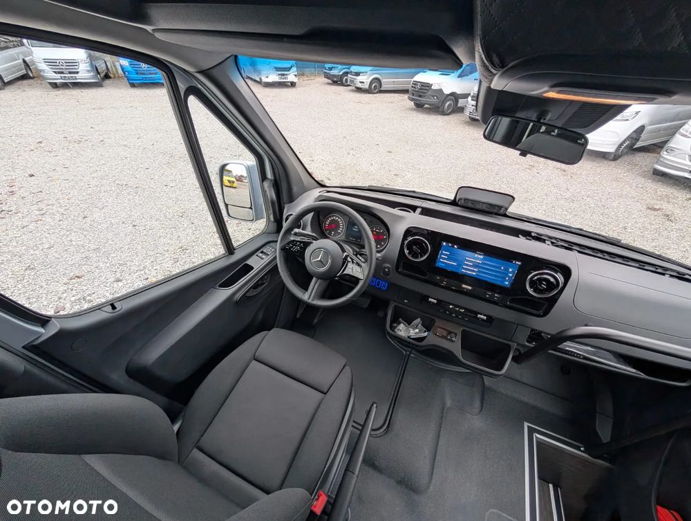 Mercedes-Benz Sprinter 519 - 17