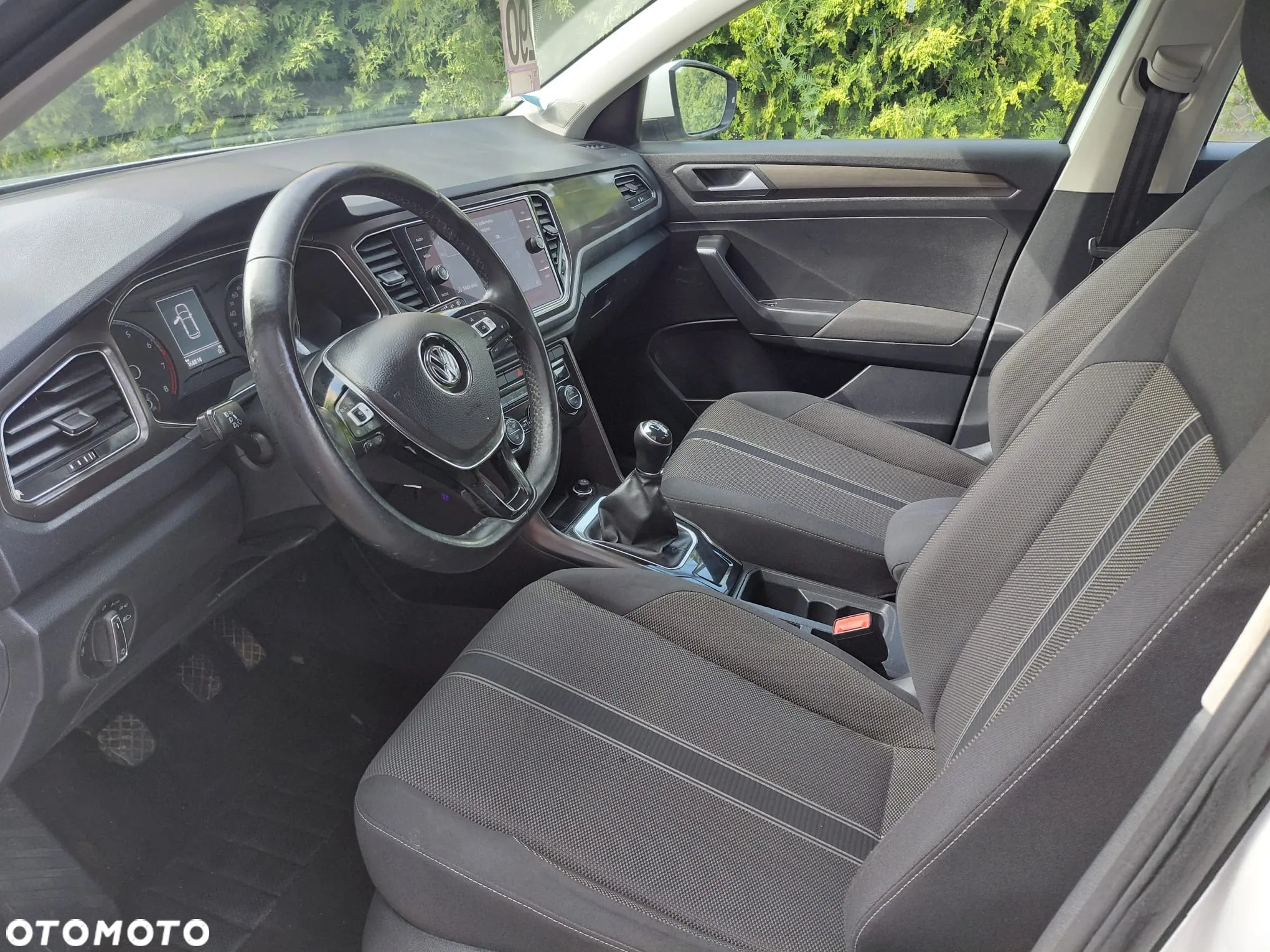 Volkswagen T-Roc - 8