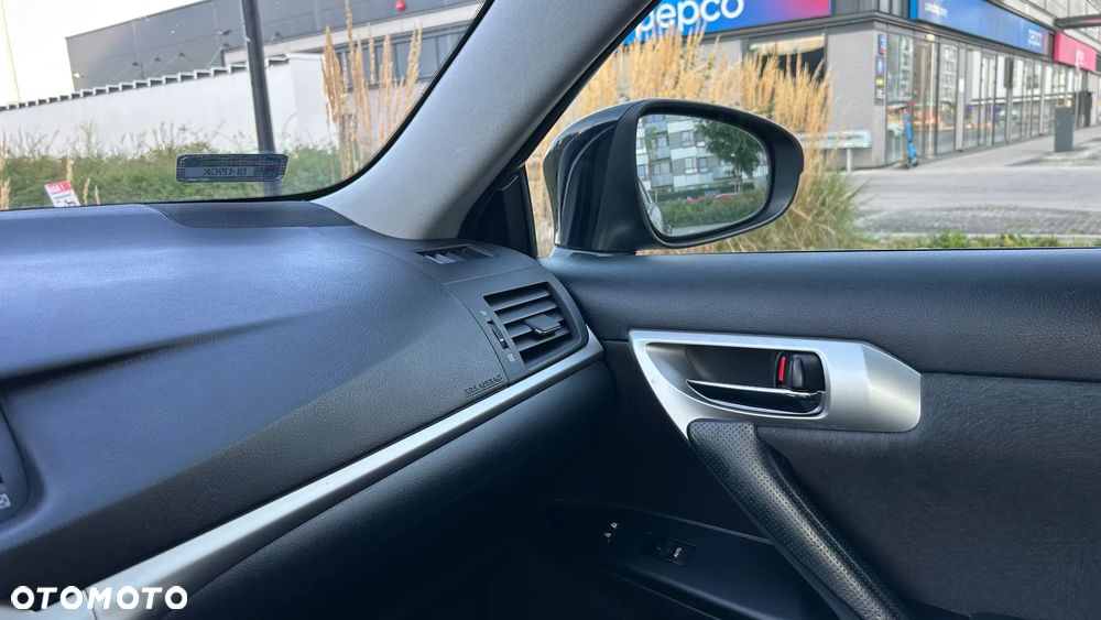 Lexus CT - 15