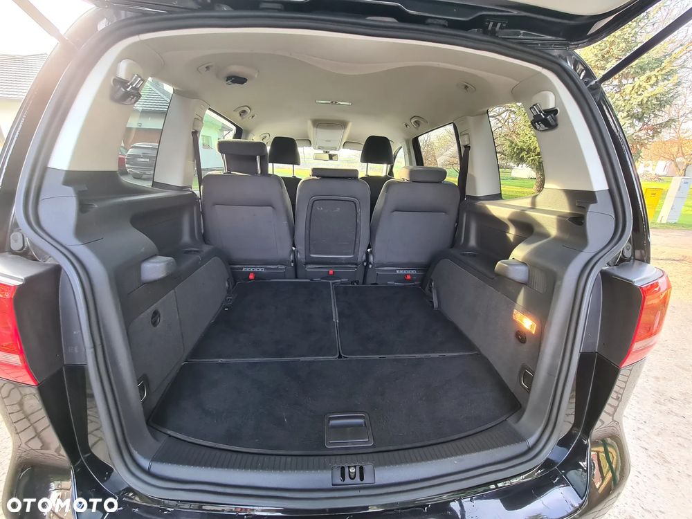 Volkswagen Touran - 15