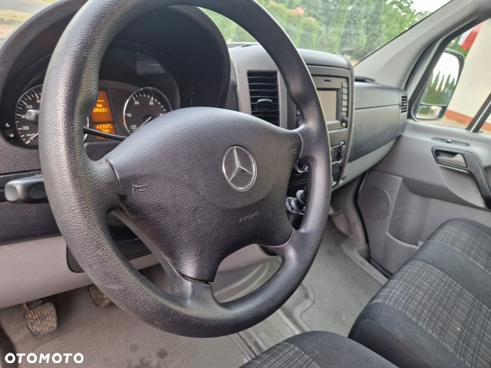 Mercedes-Benz Sprinter - 22