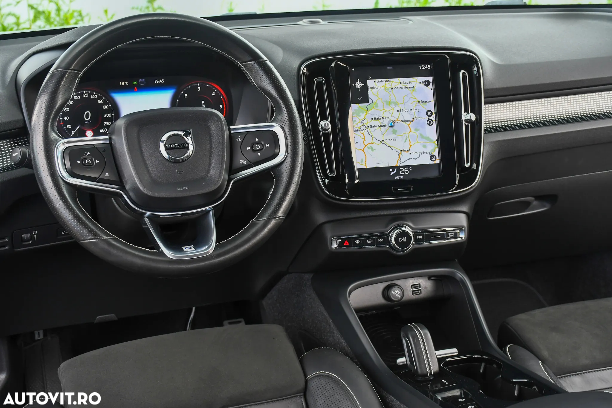 Volvo XC 40 D4 AWD Geartronic R-Design - 29