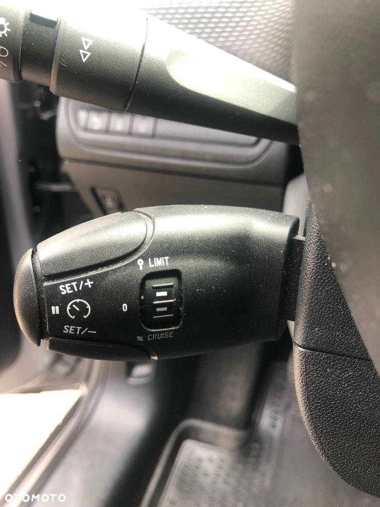 Peugeot 2008 1.2 Pure Tech Style S&S - 13