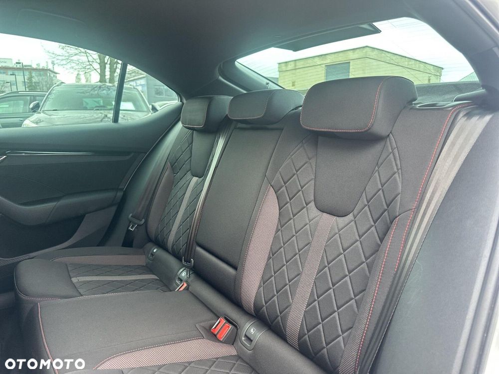 Skoda Octavia 2.0 TSI RS DSG - 37