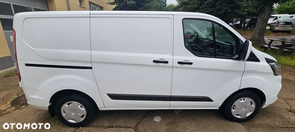 Ford TRANSIT CUSTOM - 11