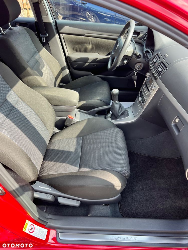 Toyota Avensis 2.0 VVT-i Sol - 18