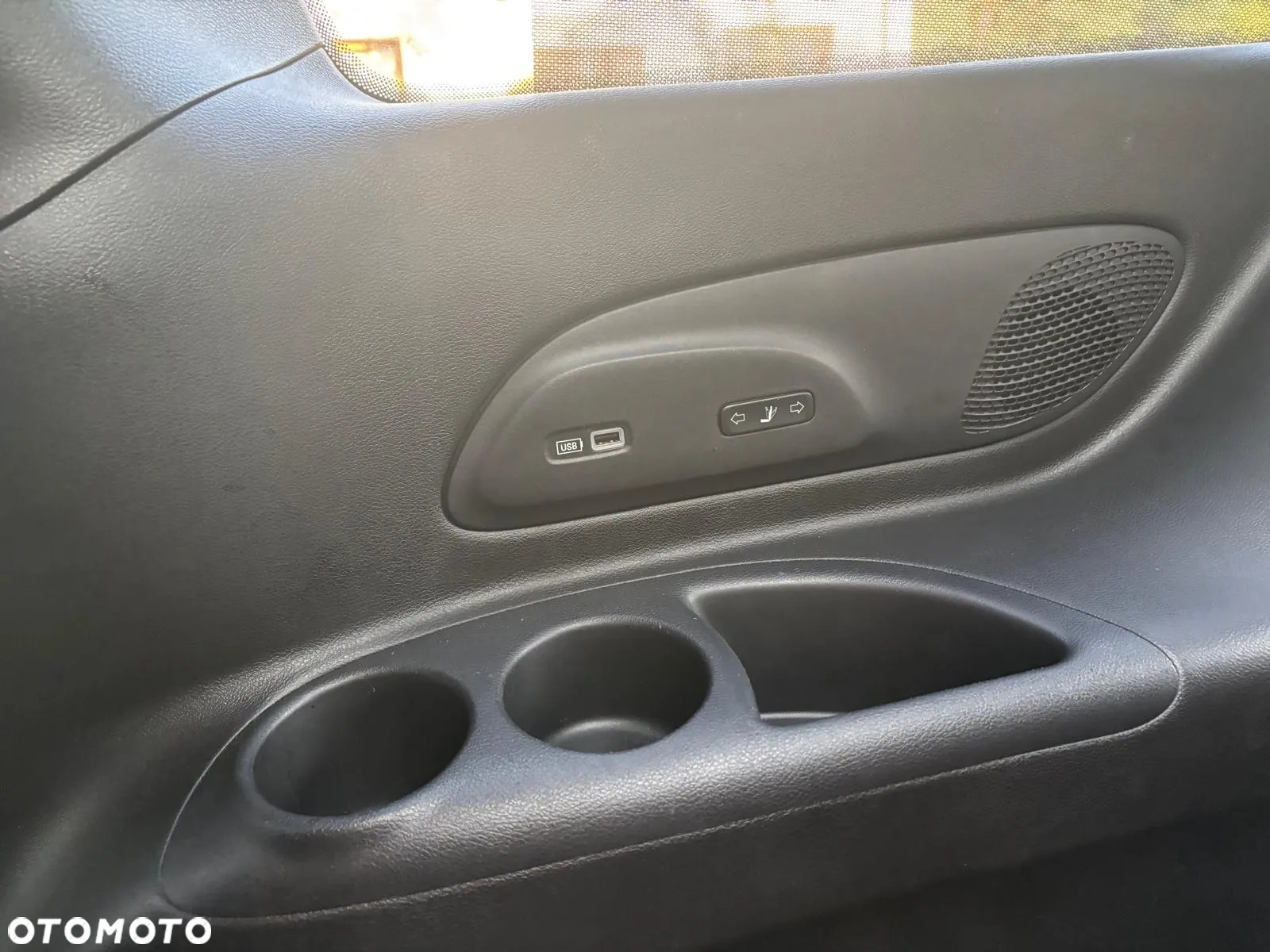 Chrysler Pacifica - 27
