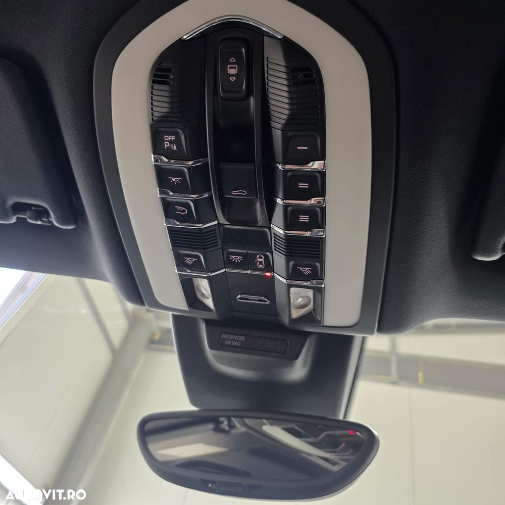 Porsche Macan - 11