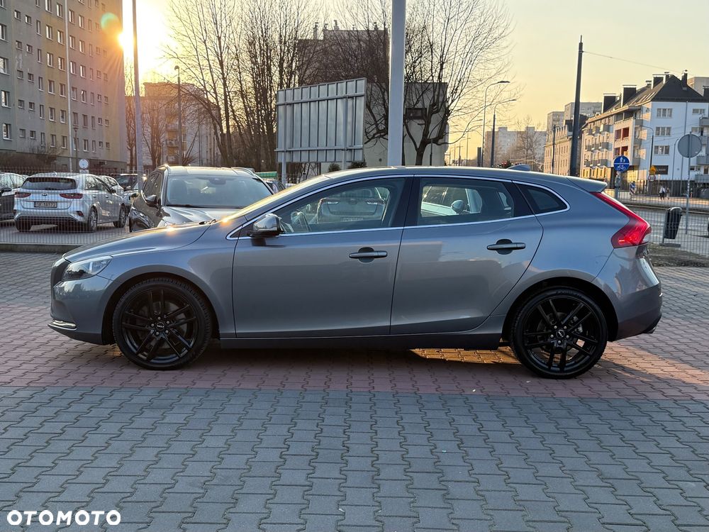 Volvo V40 D4 Drive-E Momentum - 8