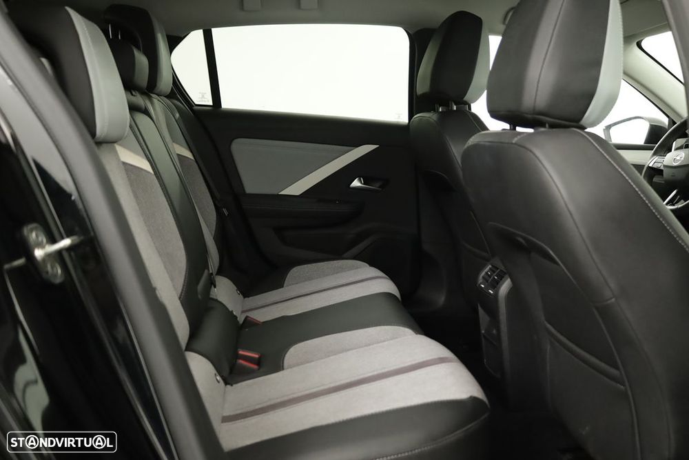 Opel Astra 1.5 D Elegance - 21