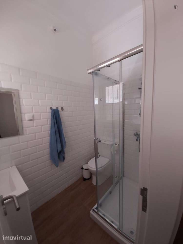 Quarto - localizado em Oeiras Lisbon - Grande imagem: 2/20