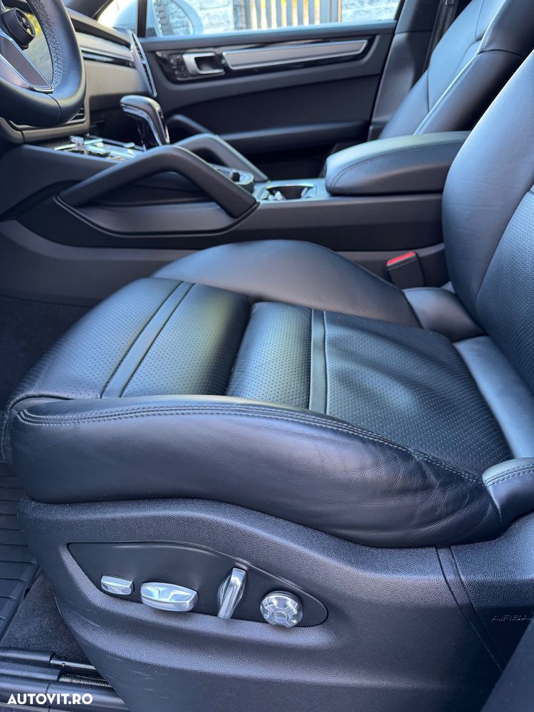 Porsche Cayenne Coupe Standard - 16