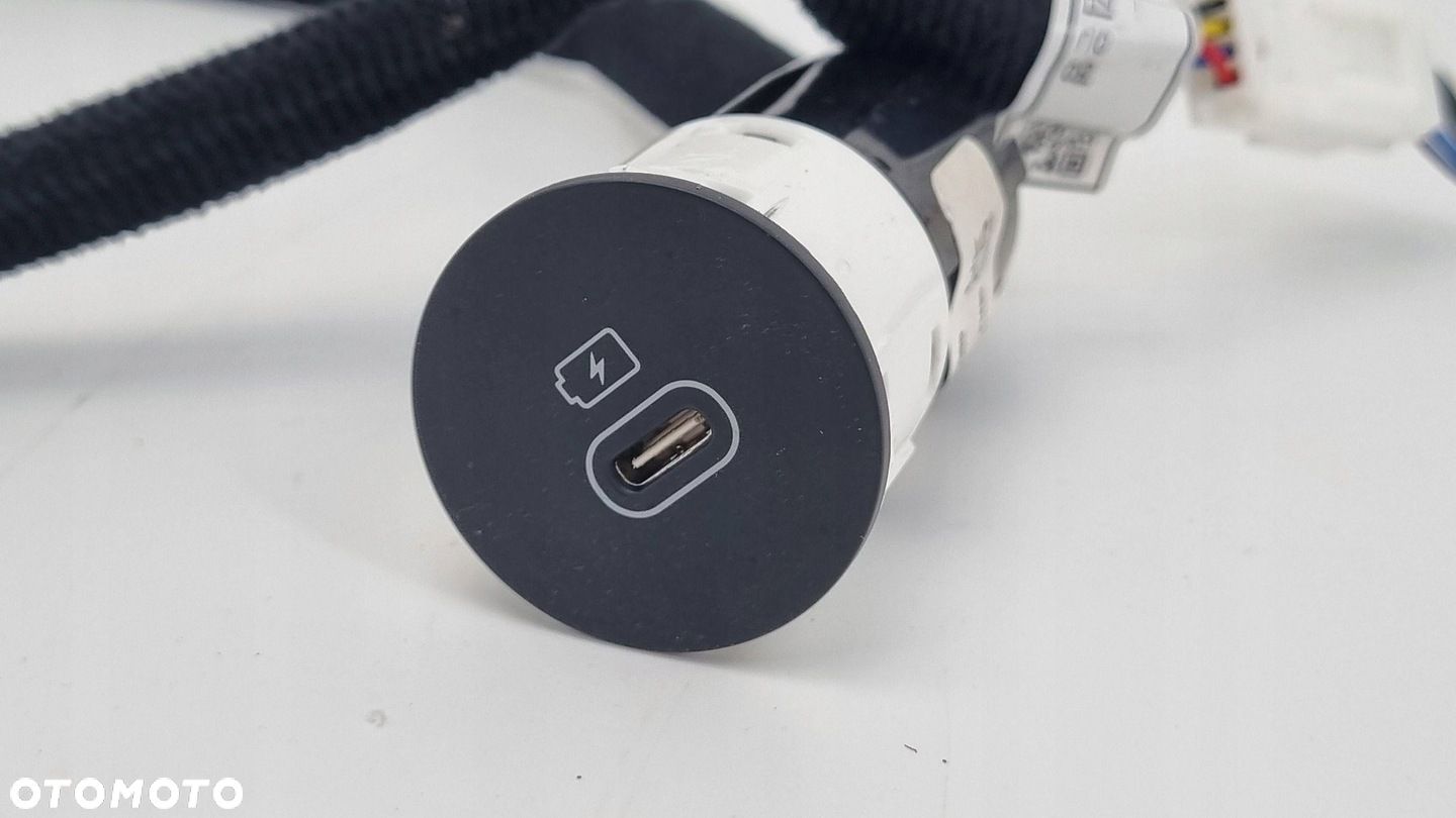 KIA Pro Ceed III CEED XCEED WIĄZKA GNIAZDO USB - 1