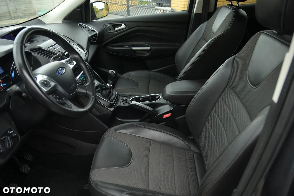 Ford Kuga 2.0 TDCi 4x4 Titanium - 24